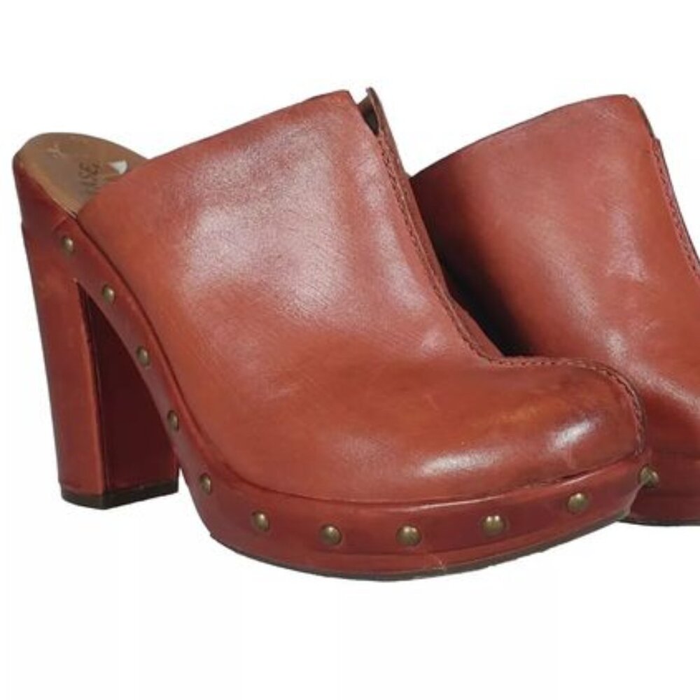 studded heel/ clog